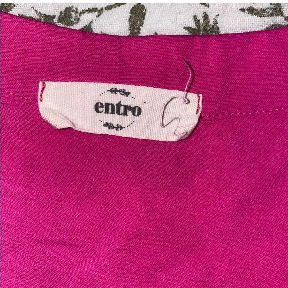 entro Bright Fuchsia Short-Sleeve V-Notch Blouse - Picture 2 of 4